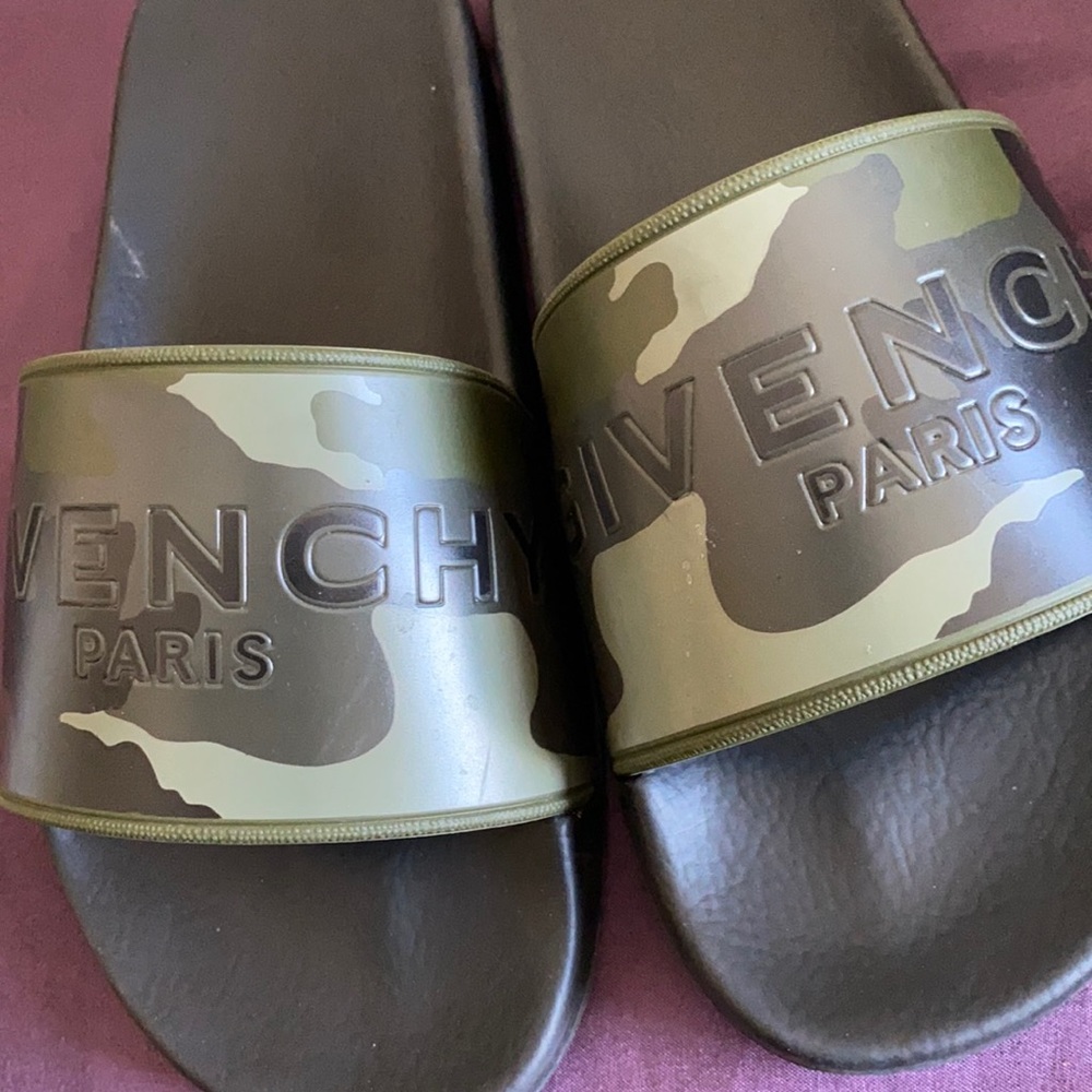 GIVENCHY SLIDES